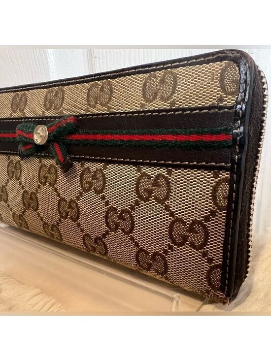 Gucci Handbags - GUCCI GG SHERRY-LINE MAYFAIR WALLET